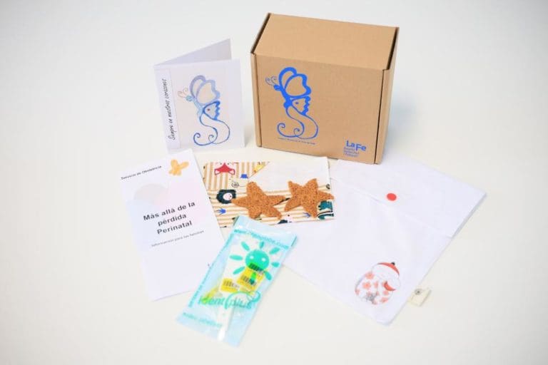 La Fe aprueba un protocolo para atender a madres y padres que pierden a su bebé en el embarazo, el parto o al poco de nacer