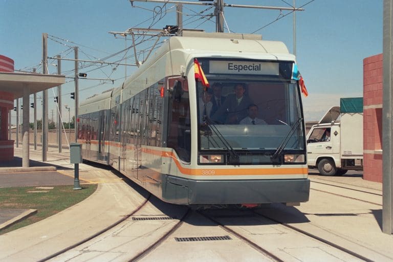 El tranvía cumple 30 años con 37 millones de kilómetros recorridos: el equivalente a 96,3 viajes a la Luna