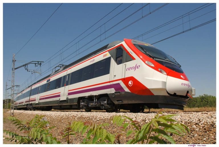 Renfe reduce temporalmente la oferta de trenes de Cercanías entre València y Gandia a partir del 6 de mayo