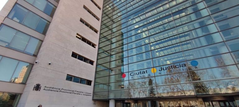 El TSJCV confirma dos años de cárcel para un hombre que se apropió de más de 140.000 euros de su hermana incapacitada