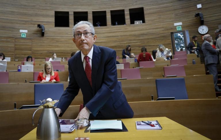 El Síndic afea a la Generalitat la ‘absoluta burocratización’ en servicios sociales: ¿Para cuándo un plan Simplifica?