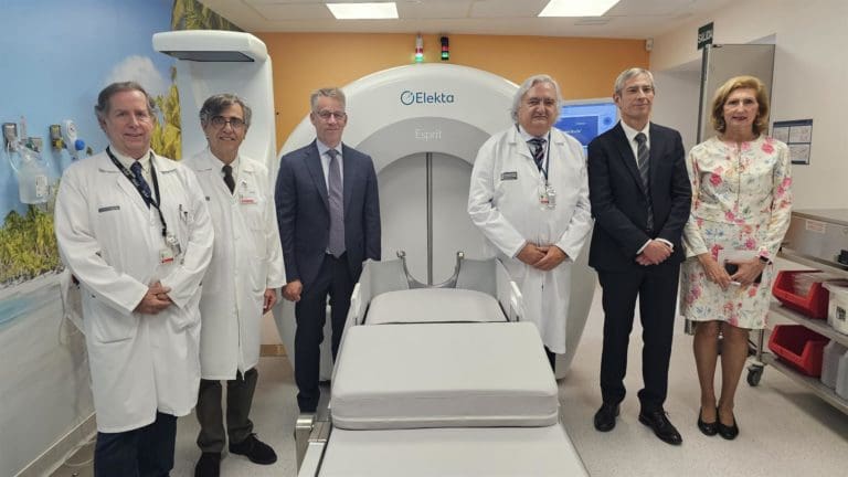 El Clínico activa un modelo único en Europa de radiocirugía Gamma Knife para tratar a 750 pacientes al año