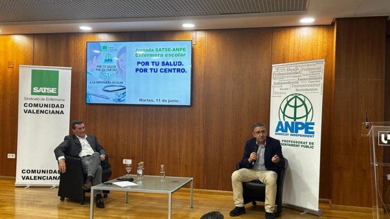 Educación y Sanidad celebran el trabajo de promoción de la salud que desempeñarán los profesionales de la enfermería escolar