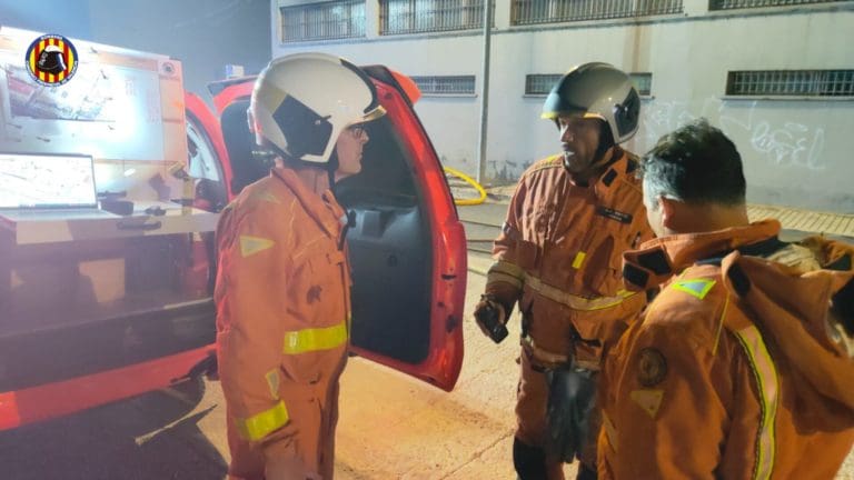 Un incendio en una subestación eléctrica deja sin suministro a Xàtiva y otros municipios