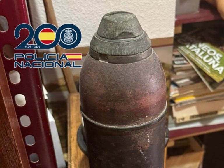 Localizan un proyectil de artillería en una vivienda de València