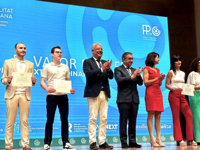 Rovira destaca que la FP ‘sigue mejorando en prestigio y aceptación’