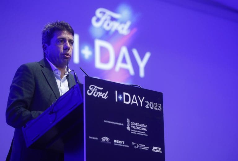 Mazón espera que Ford se abra a negociar para ‘minimizar al máximo’ el impacto del ERE