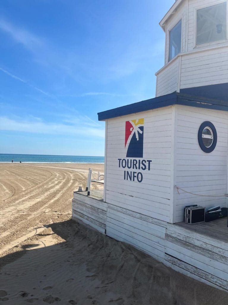 Turisme Comunitat Valenciana refuerza el servicio Tourist Info este verano con 36 oficinas y puntos de atención al visitante adicionales
