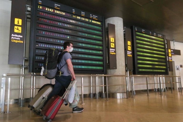 Denuncian ante Inspección ‘sobrecarga’ de los vigilantes que controlan los filtros del Aeropuerto de Manises