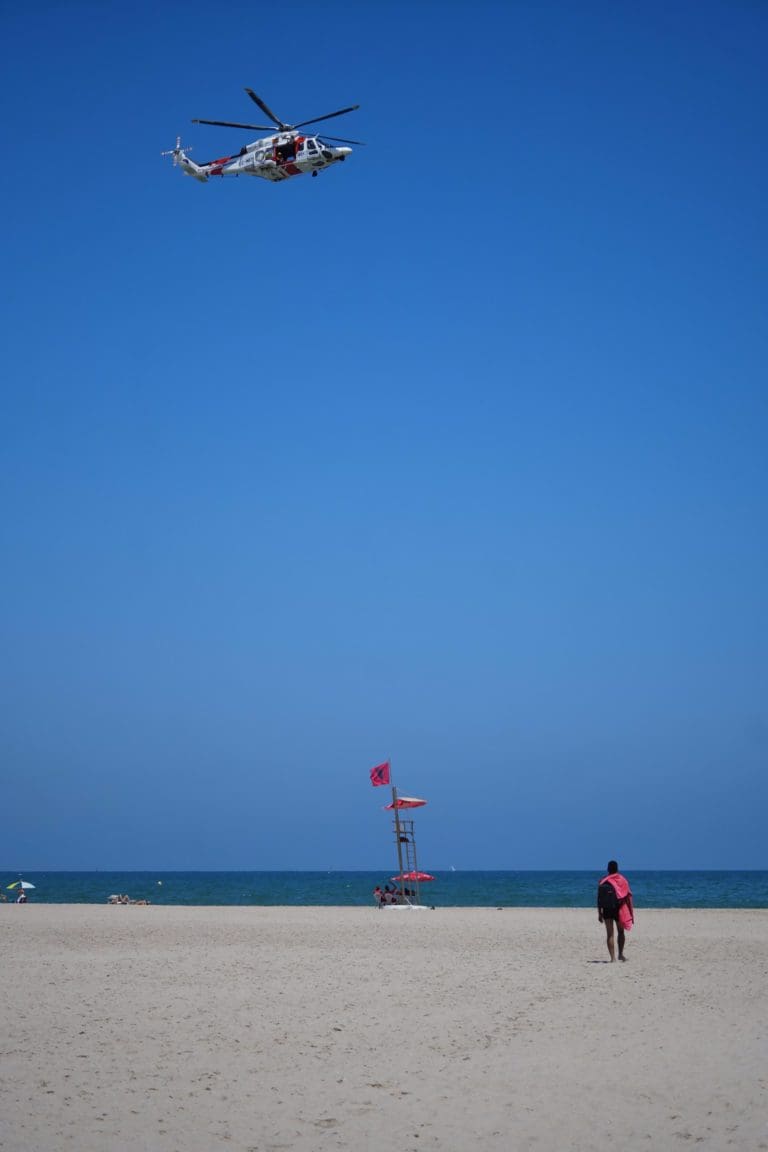 Capitanía mantiene activo el plan en situación 1 aunque no detecta más indicios de contaminación en el Saler