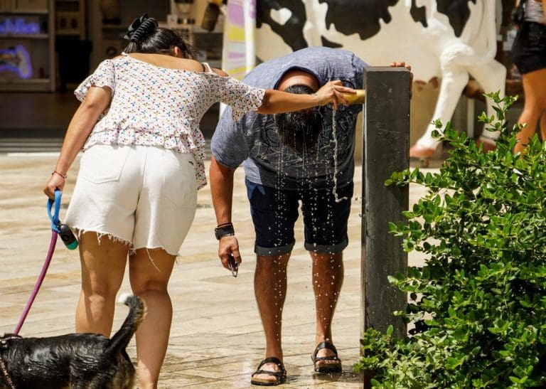 Servicios Sociales activa protocolos contra el calor con actuaciones para proteger a las personas más vulnerables