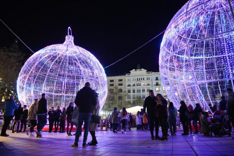 València triplica el presupuesto para la iluminación de Navidad y refuerza la de Fallas