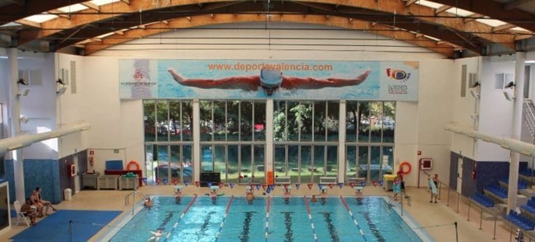 Las protestas del vecindario de Orriols por el cierre del polideportivo llevan a plantear actuar ‘por fases’