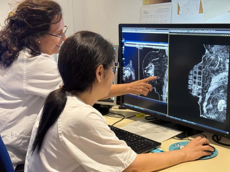 El Hospital Doctor Peset utiliza la resonancia magnética para abordar la cirugía del cáncer de mama con mayor precisión