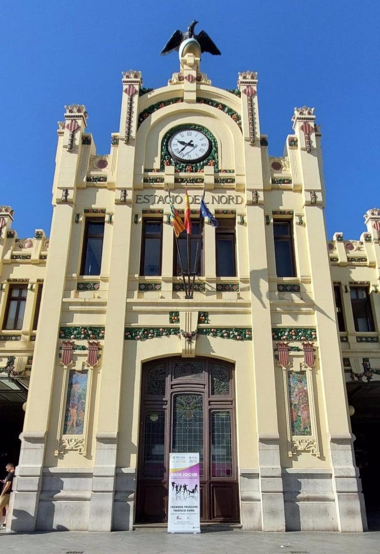 Renfe programa este miércoles 220 autobuses entre las estaciones de València – Benifaió y València-Sollana