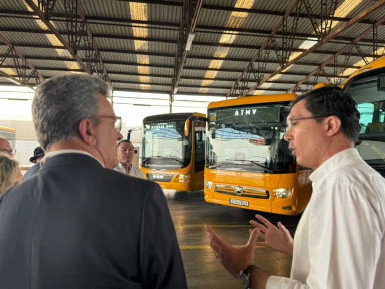 La Generalitat contará con 192 autobuses eléctricos e híbridos para líneas del área metropolitana