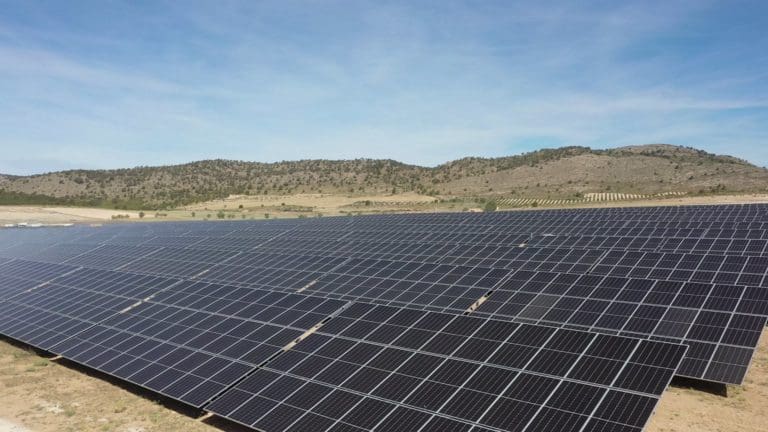 Iberdrola obtiene la autorización para construir dos plantas fotovoltaicas en Cofrentes y Ayora