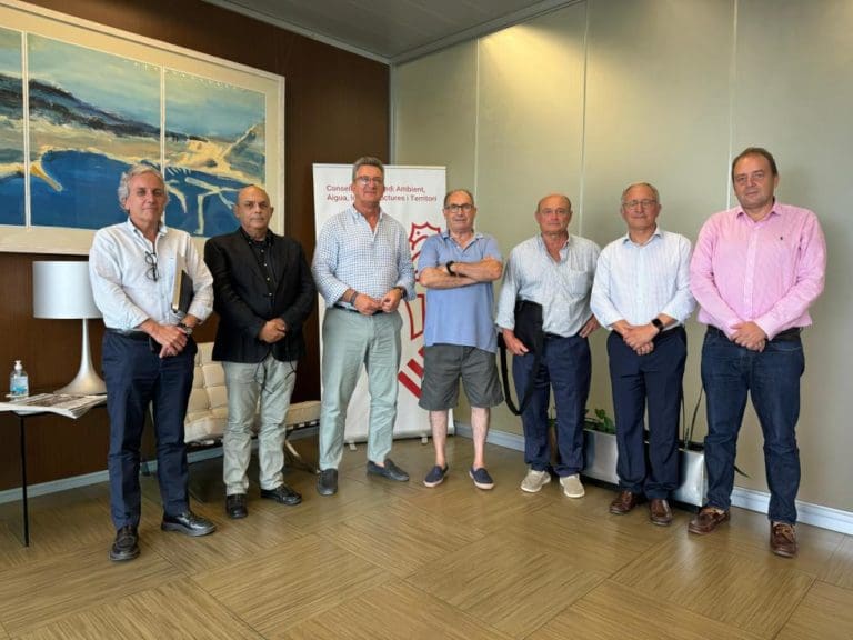 La Generalitat recuerda a los ‘paranyers’ que el TSJCV autoriza la captura en vivo de zorzales para pruebas científicas de cesto-malla