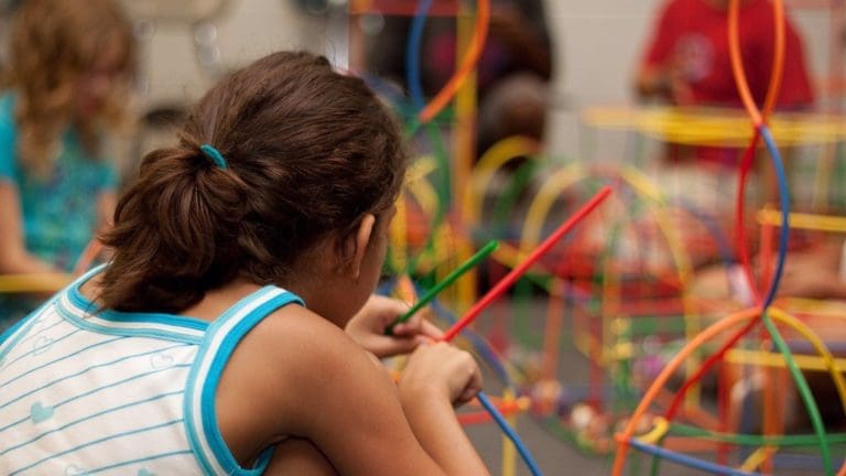 Las escuelas municipales de verano de València despiden julio acogiendo a más de 300 escolares