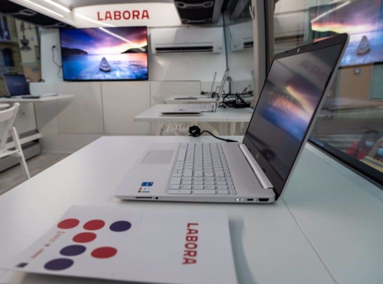 Labora impulsa con la Universitat de València la Escola Valenciana d’Innovació