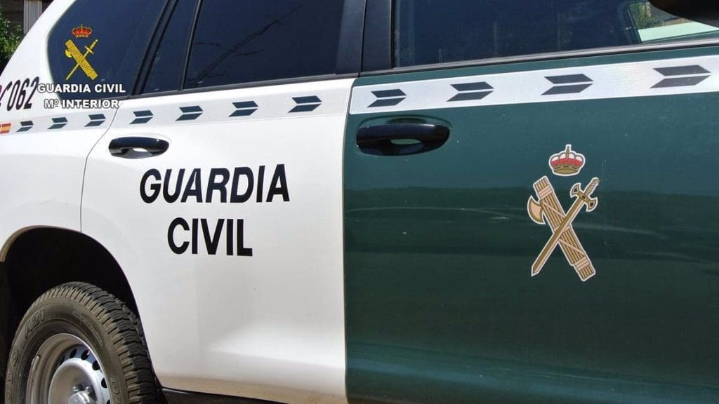 Detenido el conductor de un camión por provocar un accidente en el que ...