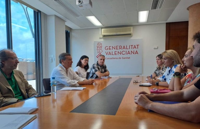 Vicepresidencia y Sanidad planifican la mejora de la vacunación contra el mpox entre los grupos de riesgo