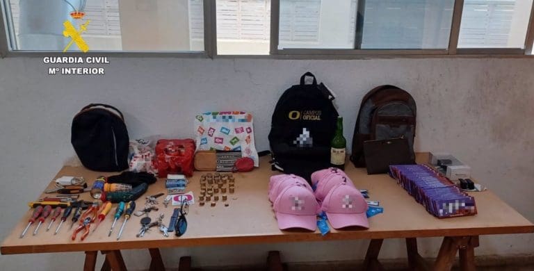 Detienen al autor de diversos robos en vehículos y en una vivienda en Oliva