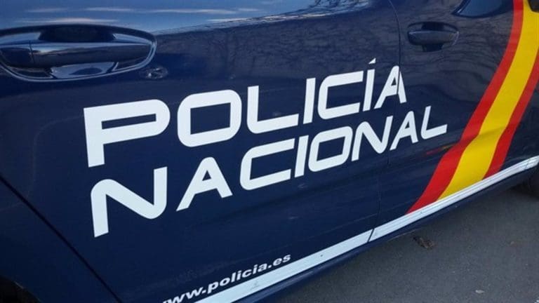 Detenidos dos hombres tras denunciar una supuesta estafa para justificar la okupación de un chalet