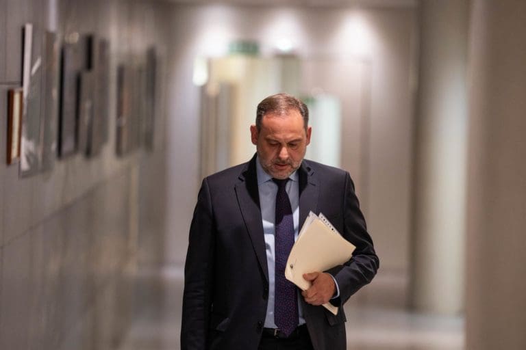 Ábalos: ‘Tranquilos, que no me paso a la oposición’: ‘Sé quién me ha hecho la vida imposible’