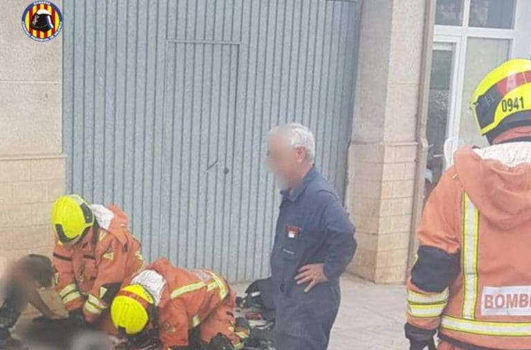 Mueren un perro y un gato en el incendio de una vivienda en Requena