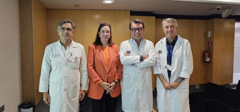 El Hospital Clínico de València realiza más de 2.500 técnicas intervencionistas al año para tratar el dolor crónico