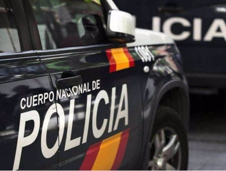 Detenido un hombre por apuñalar a otro en una vivienda de El Cabanyal