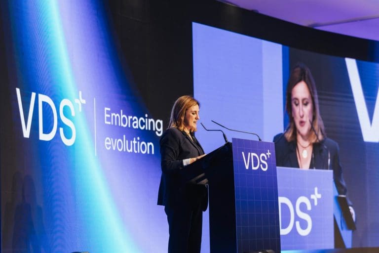 Catalá anuncia la creación de una aceleradora de talento digital para mujeres