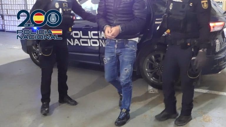 Detenido en el aeropuerto un fugitivo albanés reclamado por Bélgica para cumplir cadena perpetua