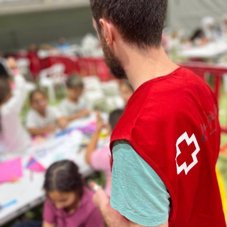 Realojan a 1.200 personas en los recursos de Cruz Roja en la Comunitat por la DANA