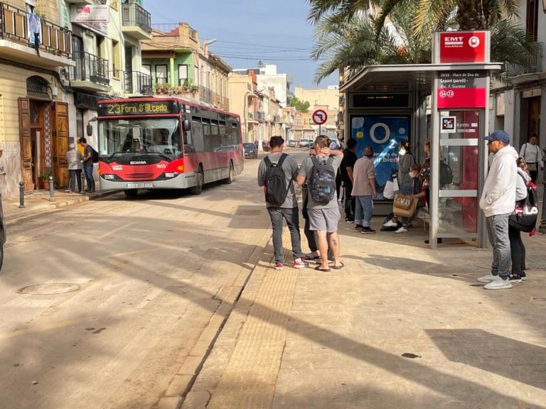 Autobuses de la EMT en las pedanías inundadas por la dana