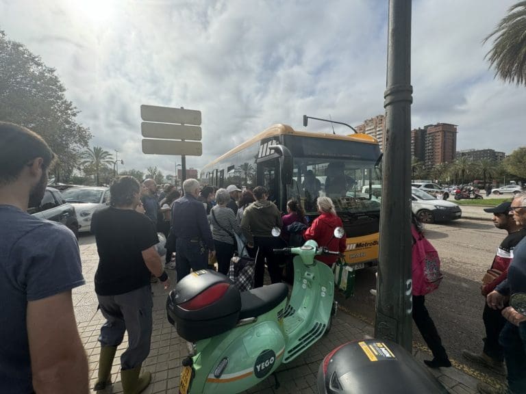La Generalitat crea 12 nuevas líneas de Metrobús para ofrecer un servicio alternativo a Metrovalencia