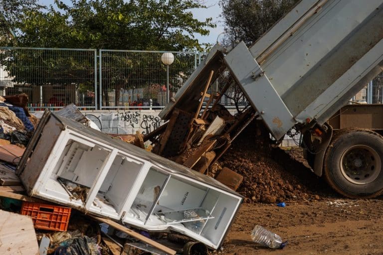 El 1 de marzo cerrarán los puntos de transferencia habilitados para gestionar los residuos de las inundaciones para su vaciado definitivo