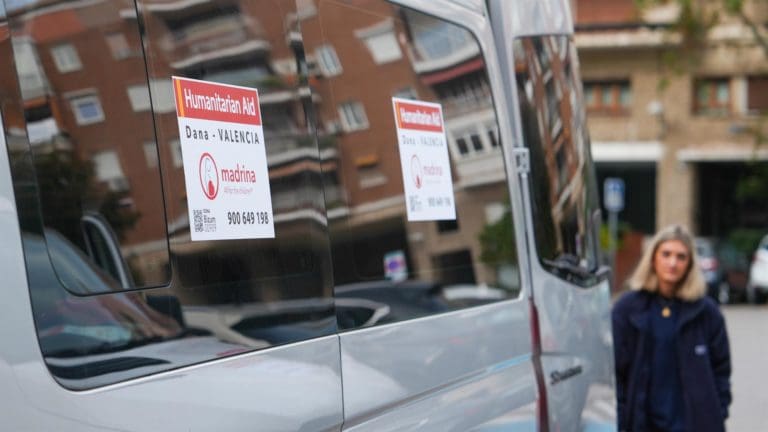 La Fundación Madrina activa la línea MadrinaSOS con el número 900 670 353 y una casa de acogida