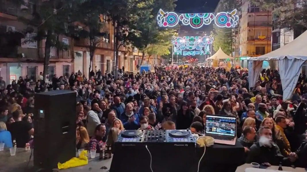 Horario de petardos en Fallas. HOrario de verbenas y fechas de carpas
