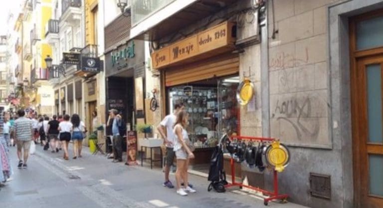 Labora recibe 11.000 solicitudes de autónomos sin trabajadores para las ayudas directas de 3.000 euros para afectados por la riada