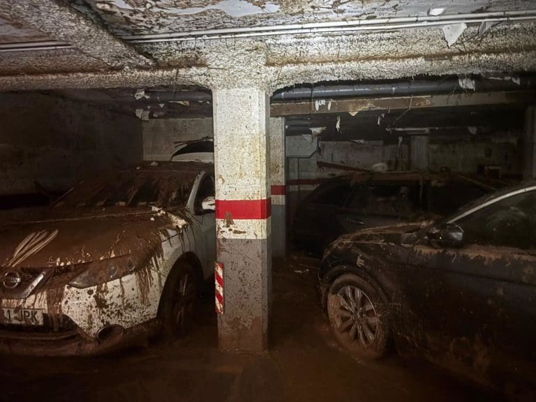 La Diputació actuará en la limpieza de más de 660 sótanos y garajes en los próximos días