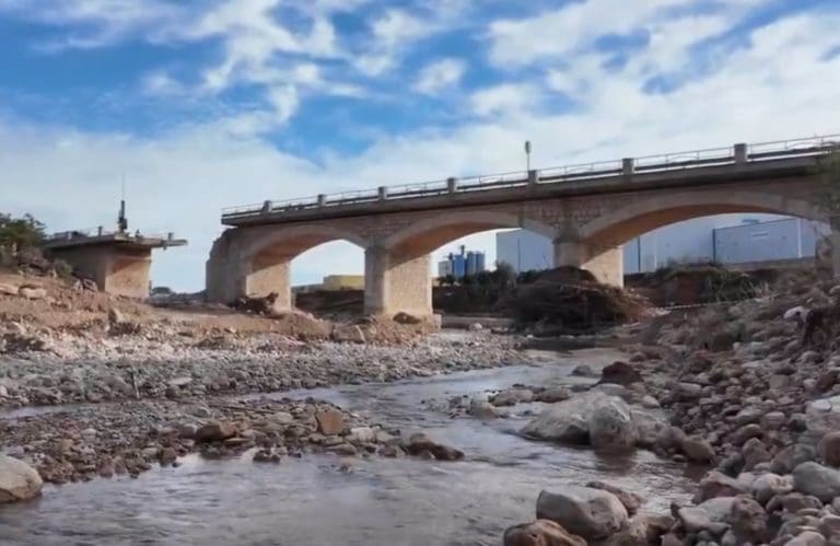 La UME trabaja para reconstruir cuatro puentes ‘imprescindibles’ en Dos Aguas, Cheste, Picanya y Riba-roja