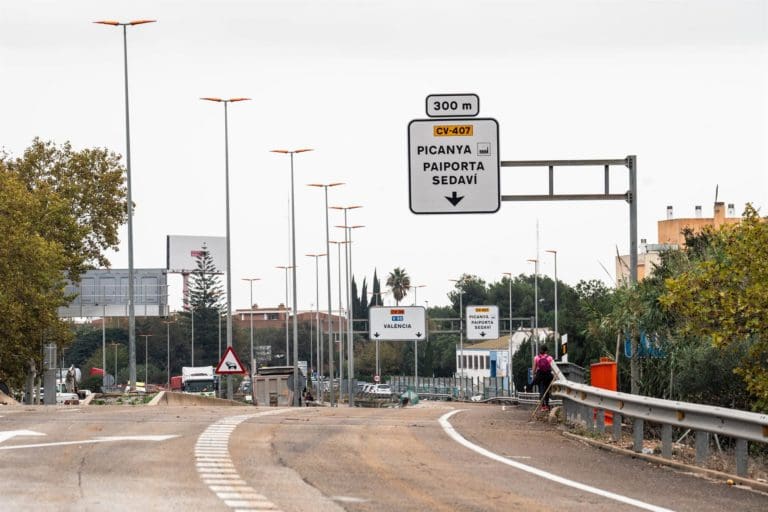 La Generalitat ha recuperado 17 de las 18 carreteras afectadas y quedan 3,7 kilómetros cerrados al tráfico