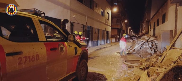 Bomberos del Consorcio claman por la falta de personal y medios: ‘Estábamos mal y la dana nos ha acabado de ahogar’