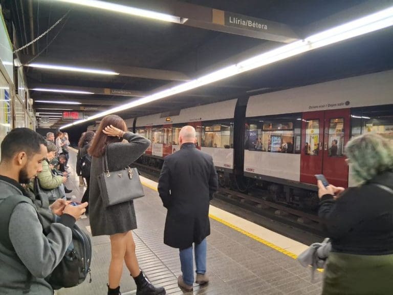 Metrovalencia desplaza a 1,2 millones de usuarios en la primera semana de recuperación del metro tras el cierre por la DANA
