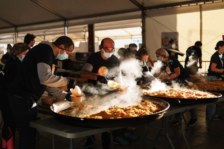 Torrent recibe una donación de 20.000 euros del Programa Hungría Ayuda para los damnificados por la DANA