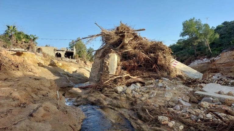 Comienza la reconstrucción de dos pasos sobre el barranco Murtal de Godelleta por 3,2 millones  