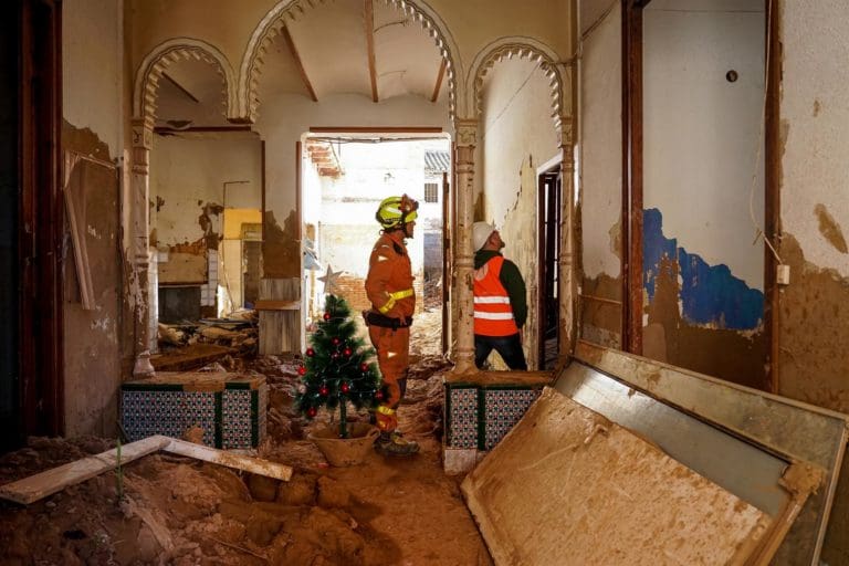 Arquitectos voluntarios realizan 6.000 registros en edificios de los 11 municipios más afectados