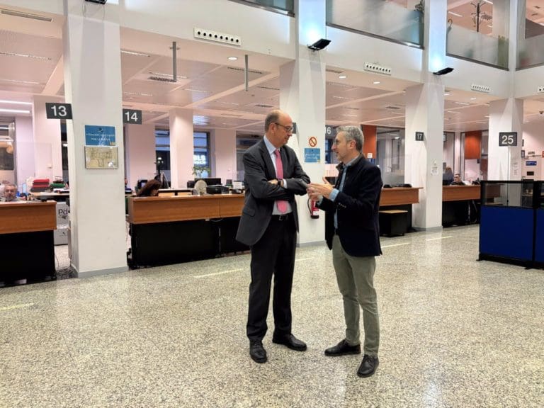 La AEAT habilitará tres nuevos puntos de atención para agilizar trámites de ayudas a pymes y autónomos